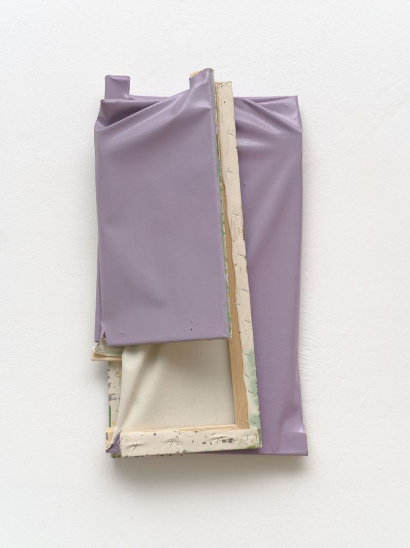 Franziska Reinbothe, 2024, ohne Titel, ca. 72 x 42 x 16 cm, Acryl auf Leinwand.